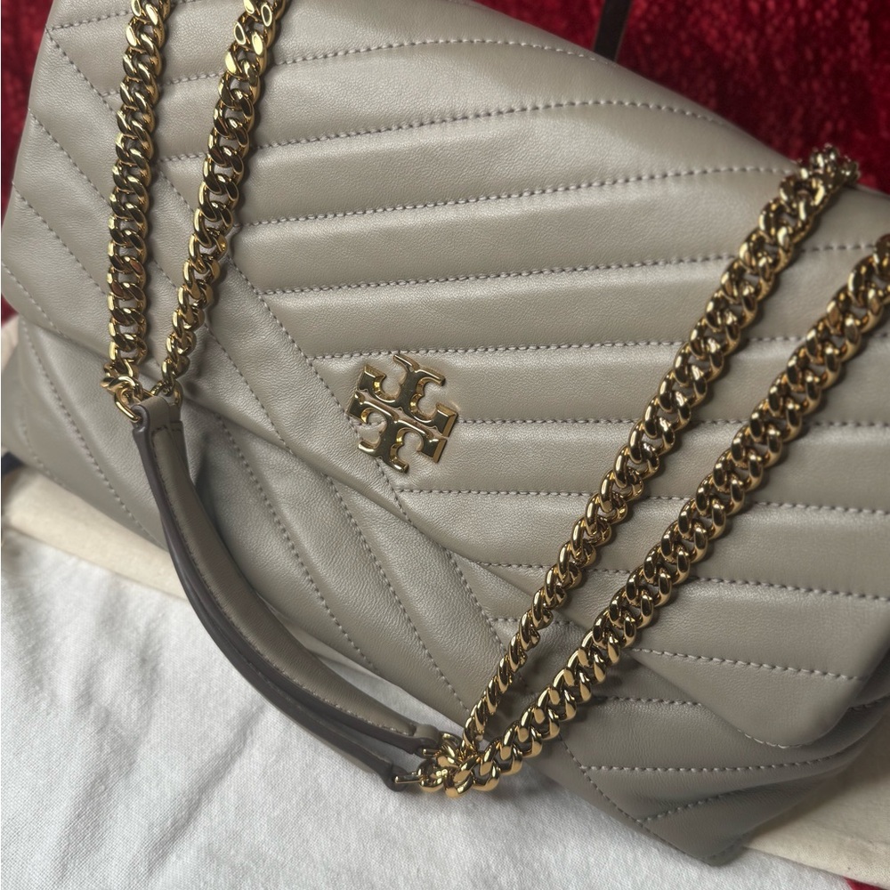 Authenthic Tory Burch Kira Chevron convertable